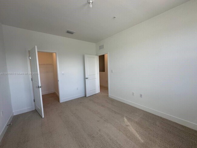 Building Photo - 17183 SW 2nd Cir