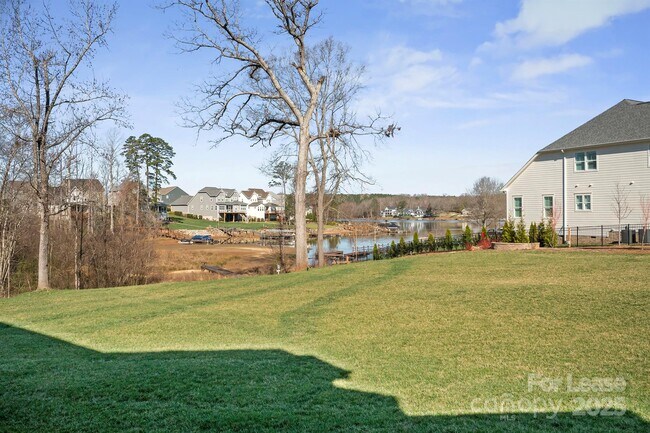 Building Photo - 180 Twin Sisters Ln