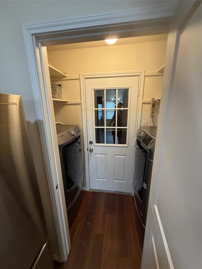 Building Photo - 1100 York Castle Dr