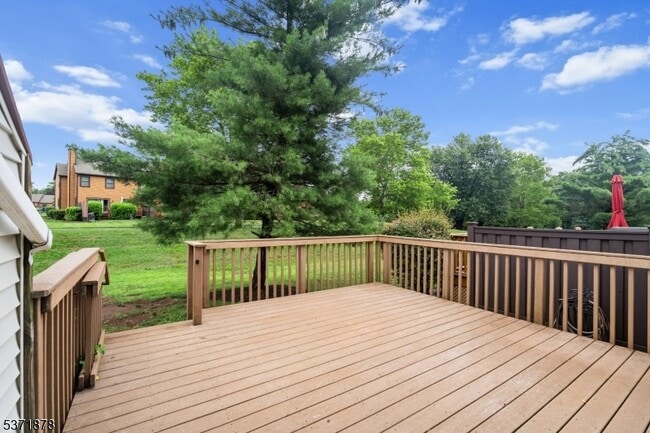 Building Photo - 73 Crickhollow Ct