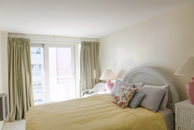 Bedroom with queen bed - 221 E Grand Ave
