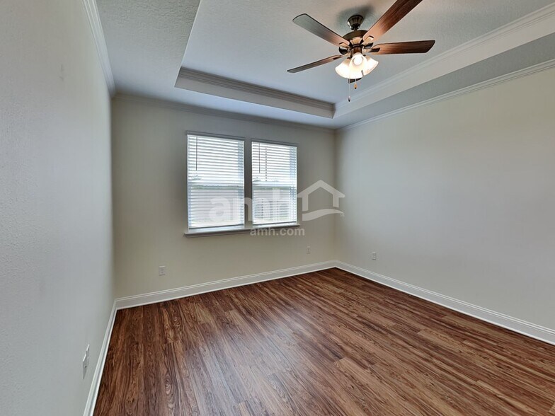 Building Photo - 151 Banyan Frst Dr