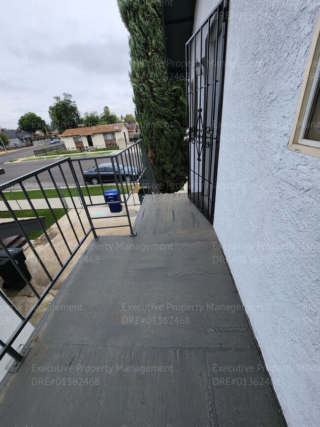 Building Photo - 1115 9th St