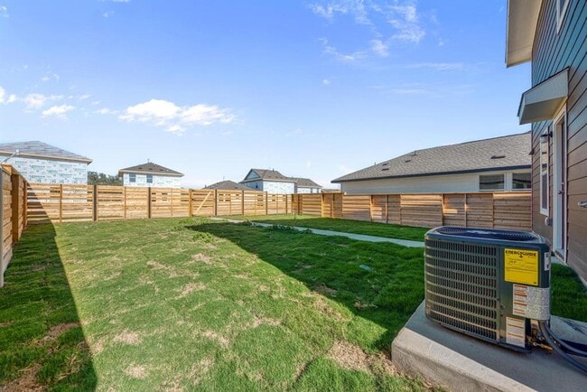 Building Photo - 367 Keefer