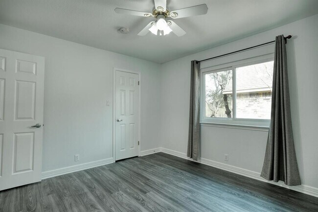 Building Photo - 10205 Open Gate Dr