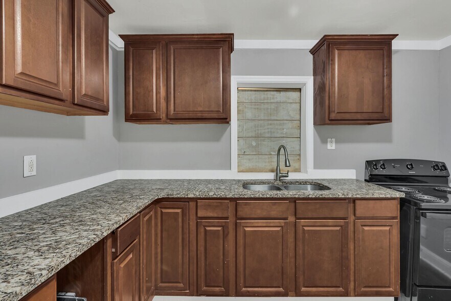 Building Photo - 3405 Gwen Dr