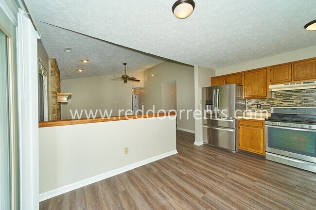 Building Photo - Coming Soon! Cozy Retreat in Indianapolis