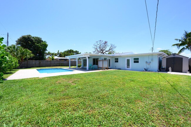 Building Photo - 5920 Lake Osborne Dr
