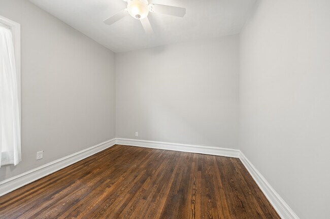 Building Photo - 434 N Pine Ave