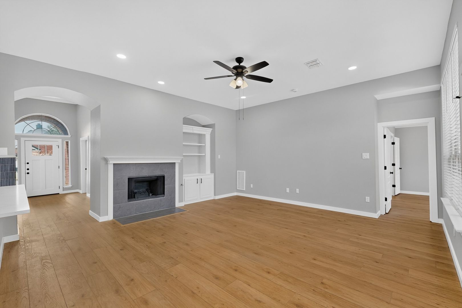 Building Photo - 11112 Amber Valley Dr
