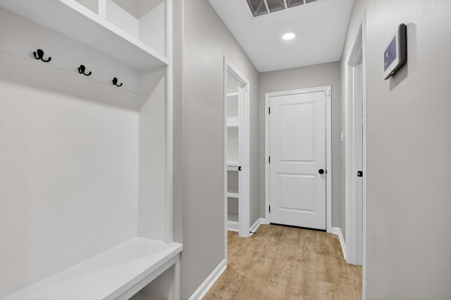 Building Photo - 4041 Elizabeth Ct
