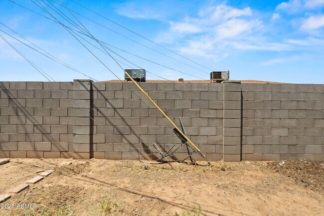 Building Photo - 1102 S Stratton Ln