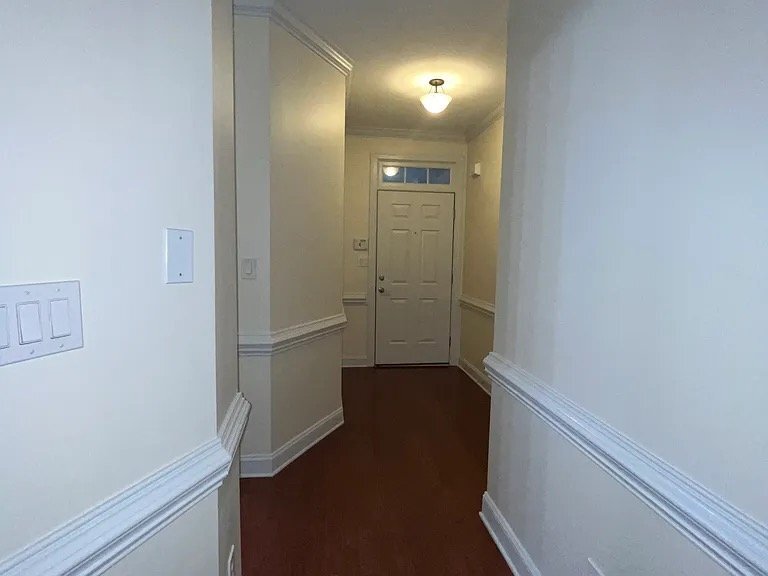 Building Photo - 212 Fountainhead Ln