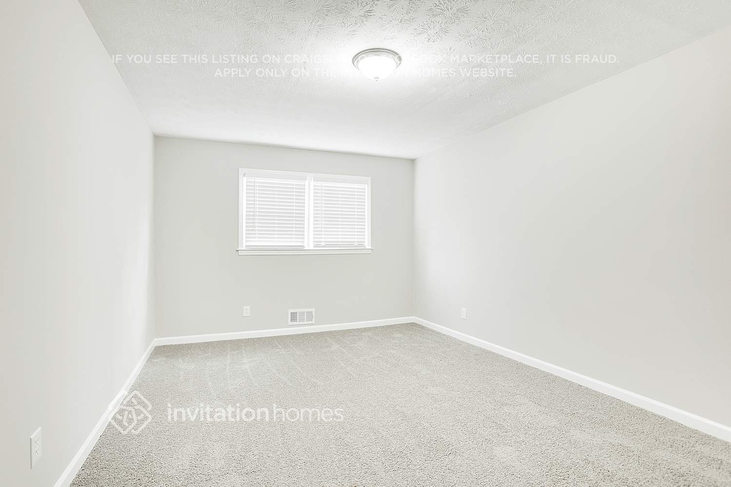 Building Photo - 3269 Robin Hood Ln