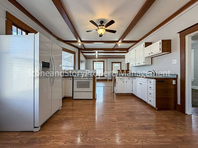 Building Photo - 3 bedroom 2 bath near Washburn University