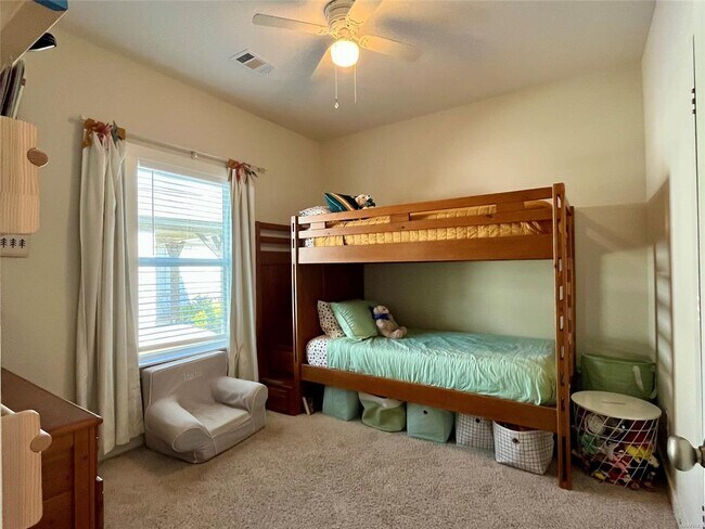 Building Photo - 876 Hedgefield Way