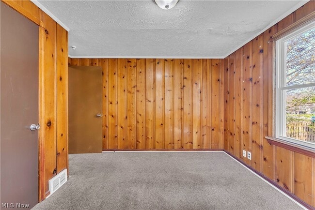 Building Photo - 5461 Clement Ave