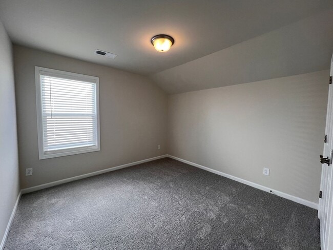 Building Photo - 820 Justify Lp