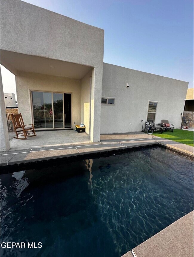 Building Photo - 13010 Terrington Ave