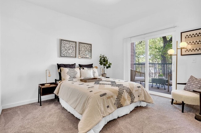 Building Photo - Stunning Midtown 1 BED 1 BATH