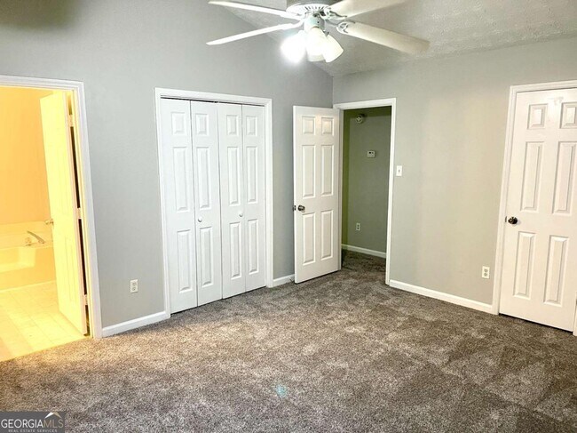 Building Photo - 616 Woodknoll Ct