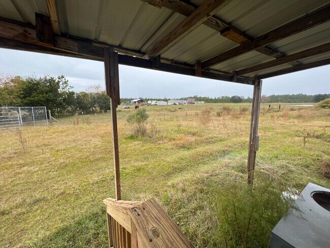 Building Photo - 43213 Claxton Cir