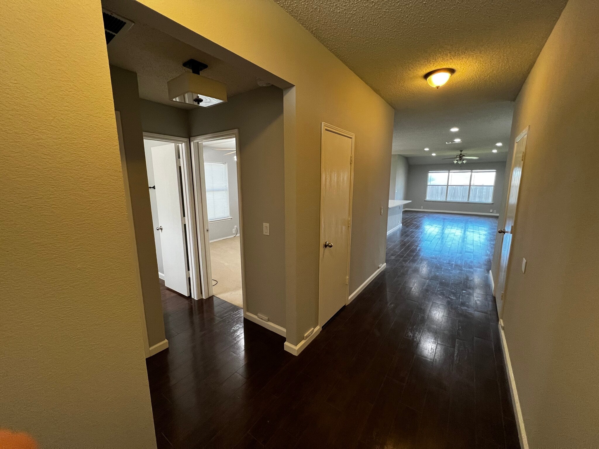 Building Photo - 1510 Shady Shores Dr