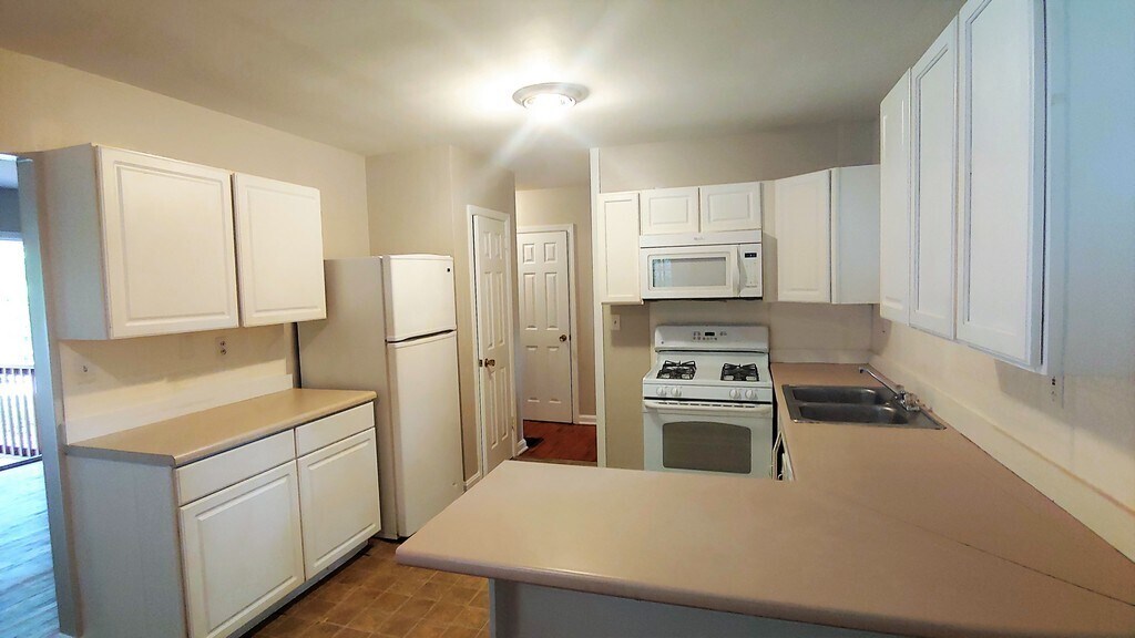 Building Photo - 1589 Tanager Cir