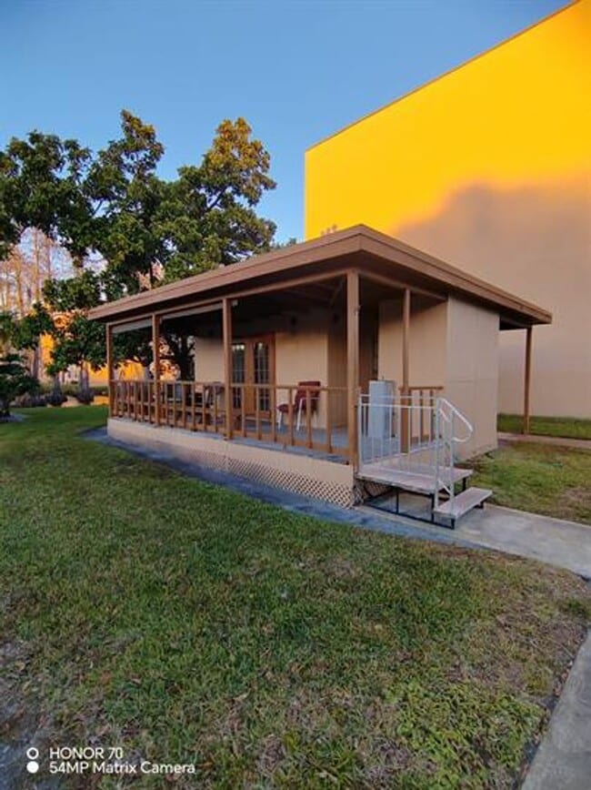 Building Photo - Welcome to Tampa Racquet Club – Where Comfort Meets Convenience!