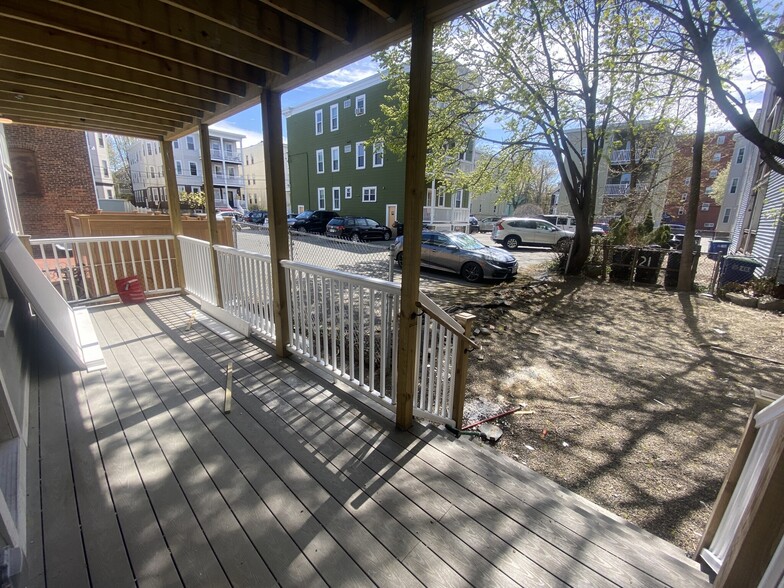 Building Photo - 68 Dimick St