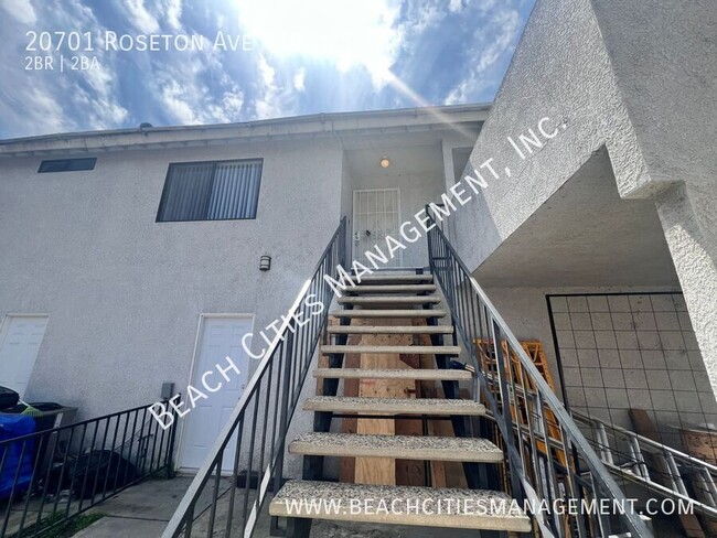 Primary Photo - 20701 Roseton Ave