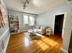 Building Photo - 316 St Paul St