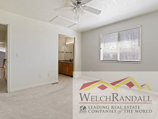 Building Photo - Charming Single-Family Home in Clinton