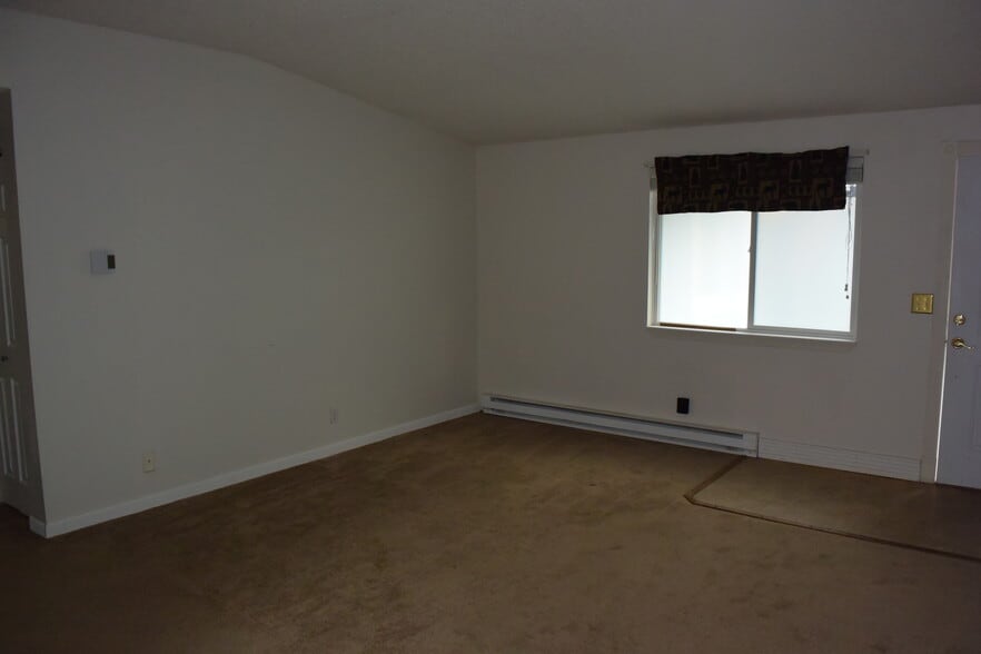 Building Photo - 2380 SE 45th Ave