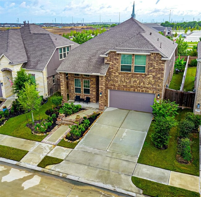 Building Photo - 19619 Lake Bosque Dr