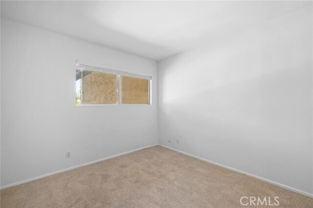Building Photo - 121 Sinclair Ave