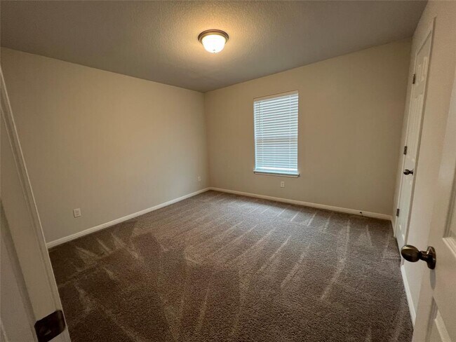 Building Photo - 3201 College Park Dr