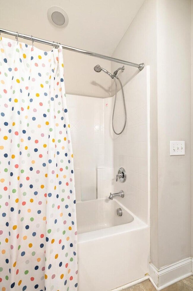 Building Photo - 575 Curlew Cir