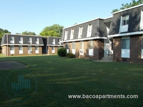 Building Photo - Colonial Village Apartments