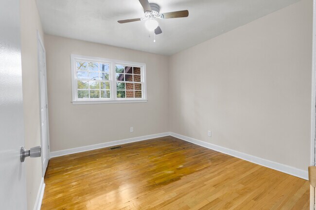 Building Photo - 1508 Beaufort St