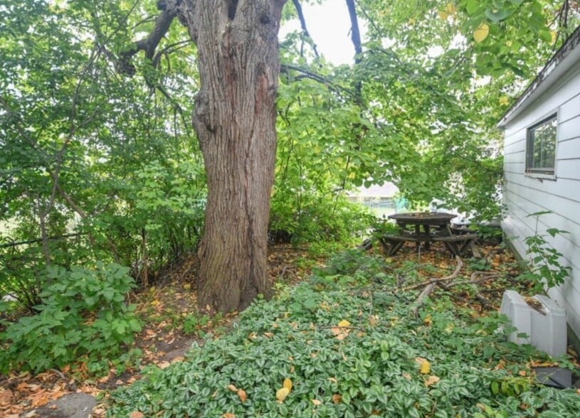 Building Photo - 3332 S Whitnall Ave