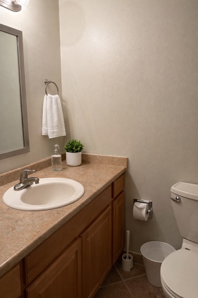 Building Photo - 1458 S Oneida St