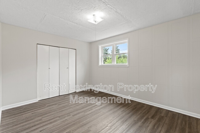 Building Photo - 315 S Eagle Creek Dr