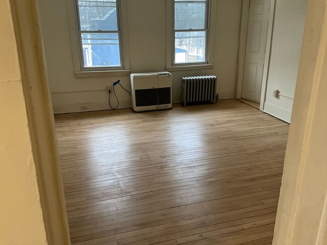 Building Photo - 29 River St