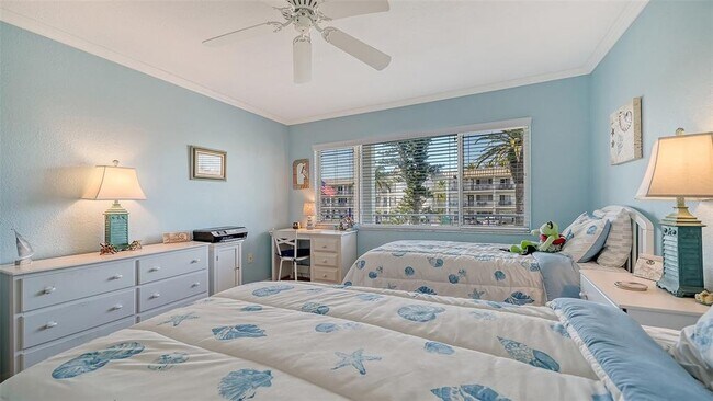 Building Photo - 3330 Gulf of Mexico Dr