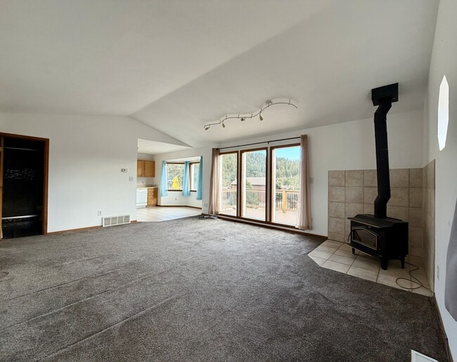 Building Photo - 73 Sunlight Ln