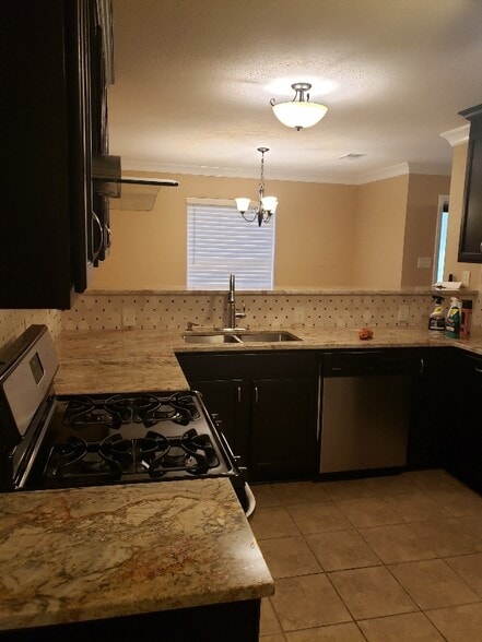 Building Photo - 1702 N 8th St