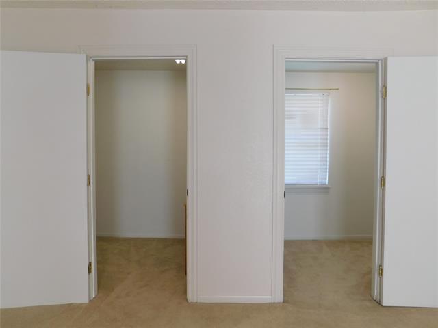 Building Photo - 705 Sun Valley Dr