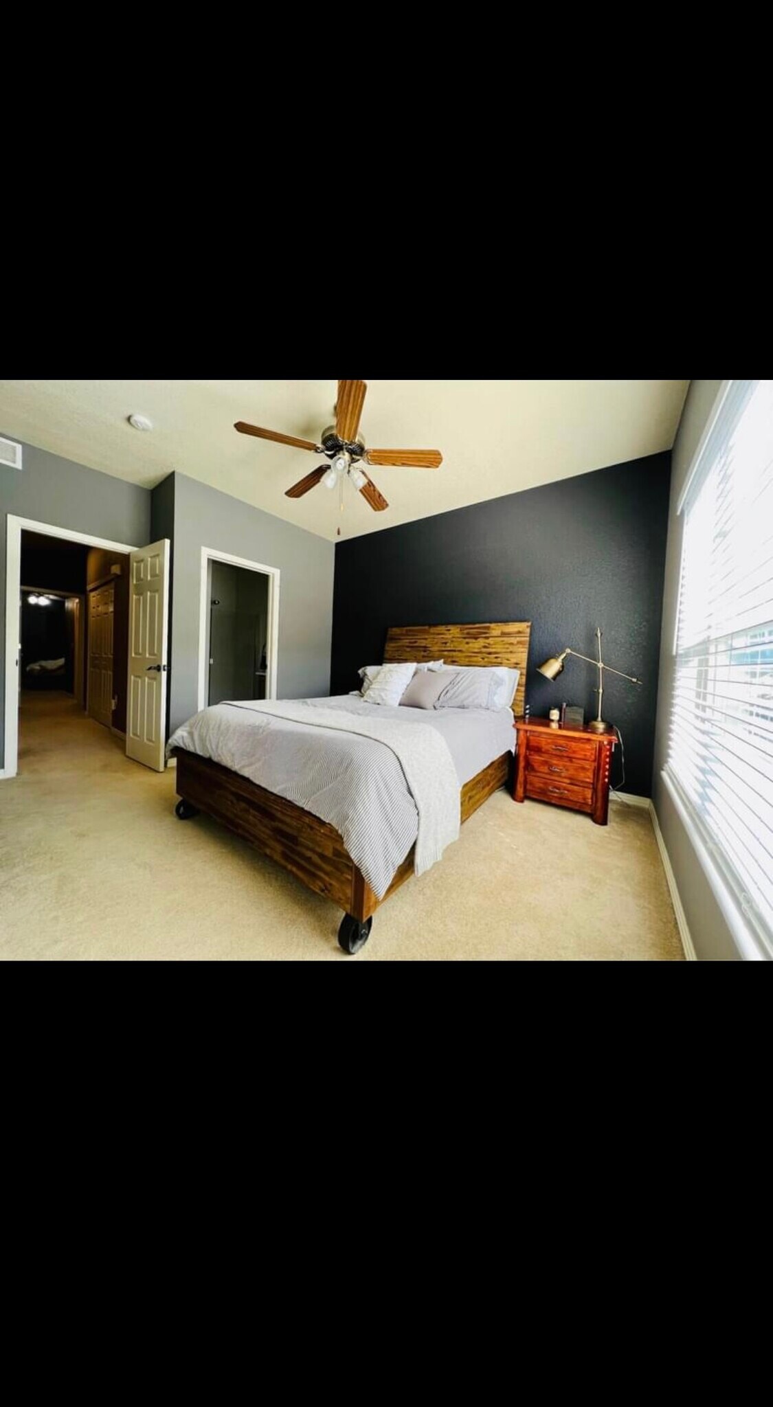 Building Photo - 9362 Amison Cir