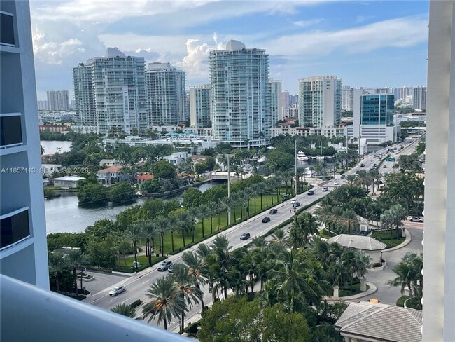 Building Photo - 16001 Collins Ave